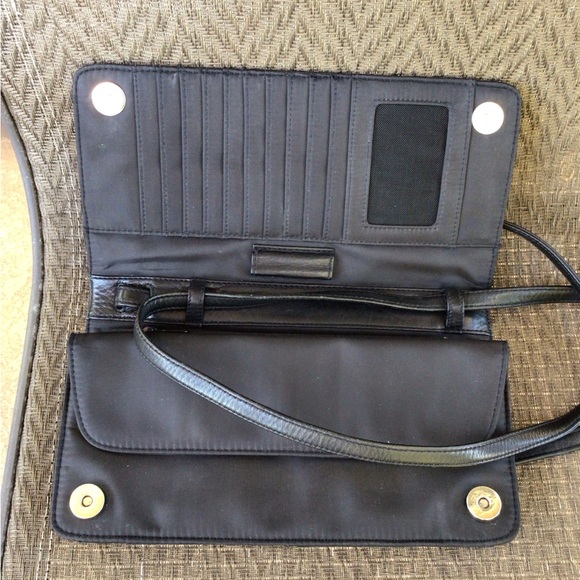 Hobo Black Leather Convertible Clutch Crossbody Bag - Picture 4 of 11